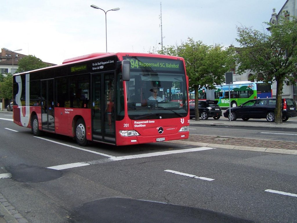 Der Citaro K Nr 201 der Stadt Rapperswil am 11/07/10.