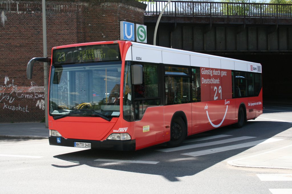 Der ex Travers(TOG) und nach der Fusion der Unternehmen von Jasper bernommene Citaro mit der Nummer 8354 am 5.Mai 2010 bei der Einfahrt in die Busanlage Barmbek 