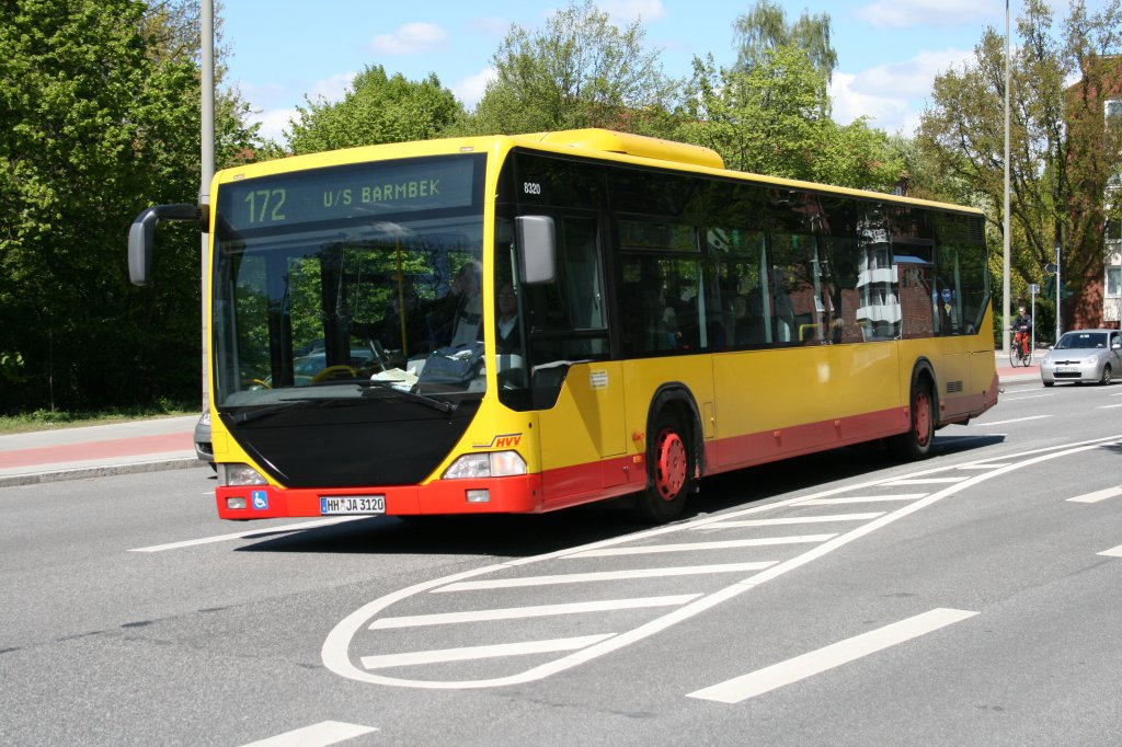 Der fr den Airport Express beschaffte und seit der Einstellung des Shuttles im normalen Stadtbusverkehr eingesetzte Citaro M mit der Nummer 8320 am 5.Mai 2010 auf der Linie 172 in Barmbek

