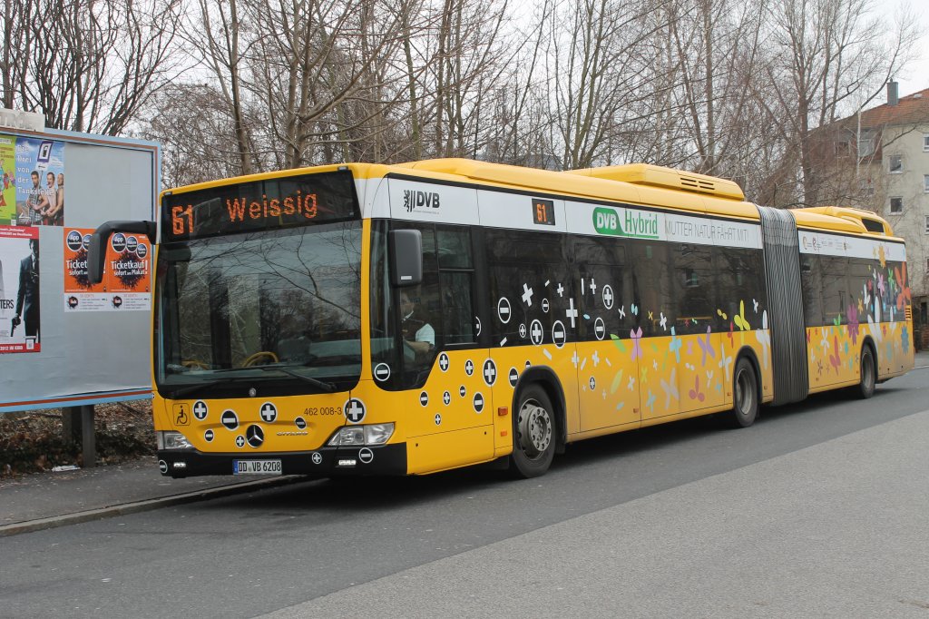 Der Hybrid Bus von Mercedes 462 008-3 stand am 15.03.2012 an der Endstadion in Löbtau