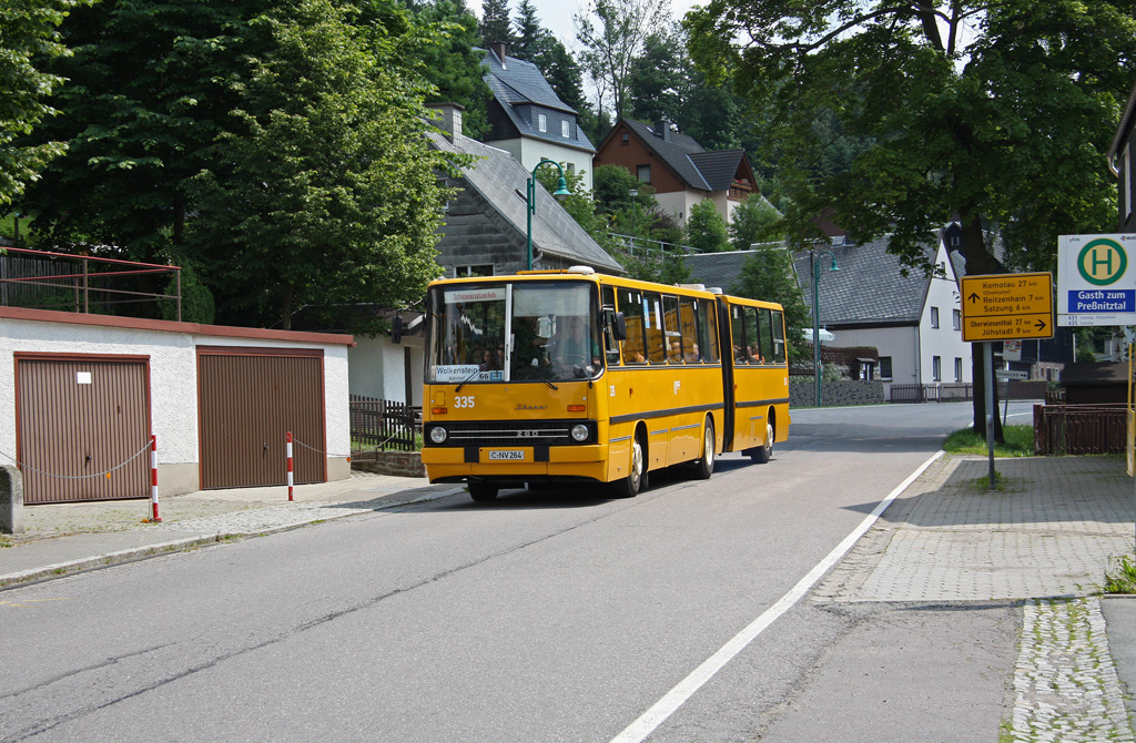 Der Ikarus 280 der CVAG fuhr am 26.06.2010 Schienenersatzverkehr zwischen Wolkenstein und Steinbach zum dortigen Oldtimertreffen.