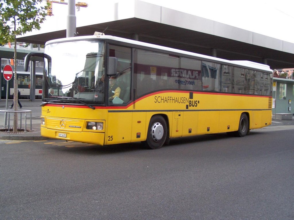 Der Integro Nr 25 verlsst den Bahnhof Schaffhausen am 17/09/10.