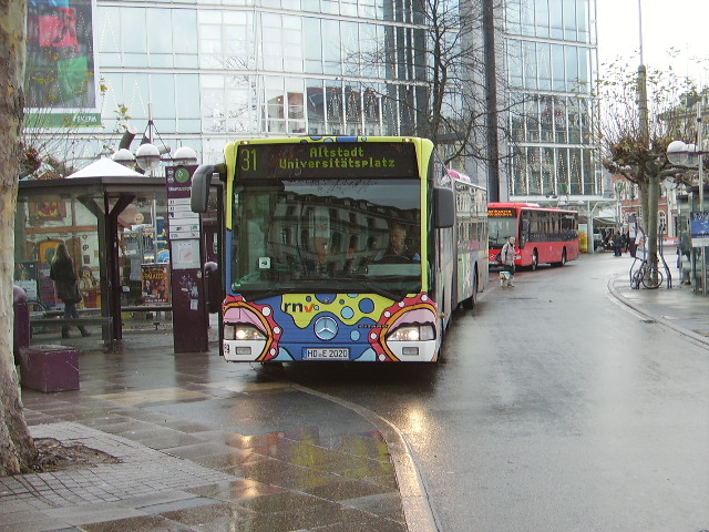 Der Kunst Bus am 27.11.10 in Heidelberg am Bismarckplatz 