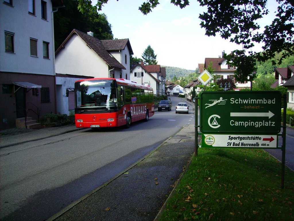 Der Kurs 105 wurde am 10.07.2012 von KA-SB 542 gefahren und wurde dabei, in der Gernsbacher Strae in Bad Herrenalb, bei seiner Fahrt zum Baden-Badener Lopoldsplatz von mir auf den Chip gebannt.
 