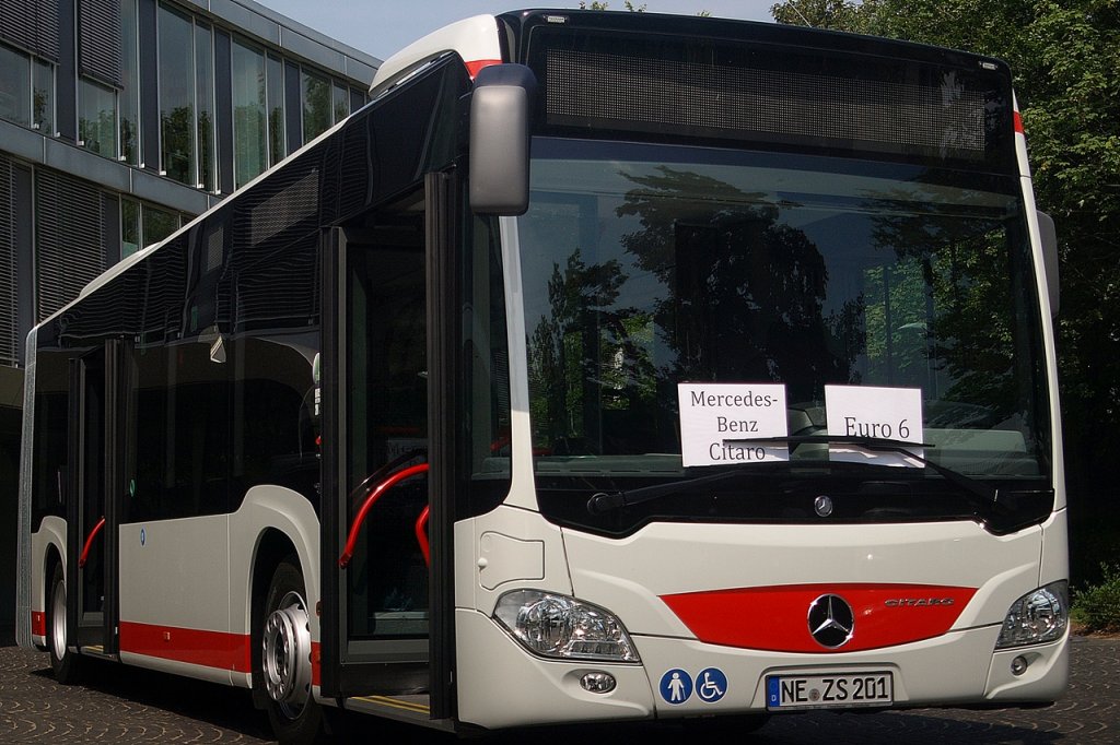 Der neue Citaro C2 der Stadtwerke Neuss kurz nach der Auslieferung am 16.07.2013.