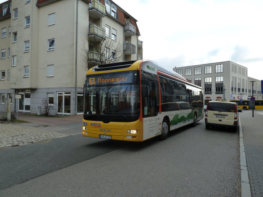 Der neue MAN Hybrid Bus erreicht gleich die Endstadion in Lbtau. 10.01.2012