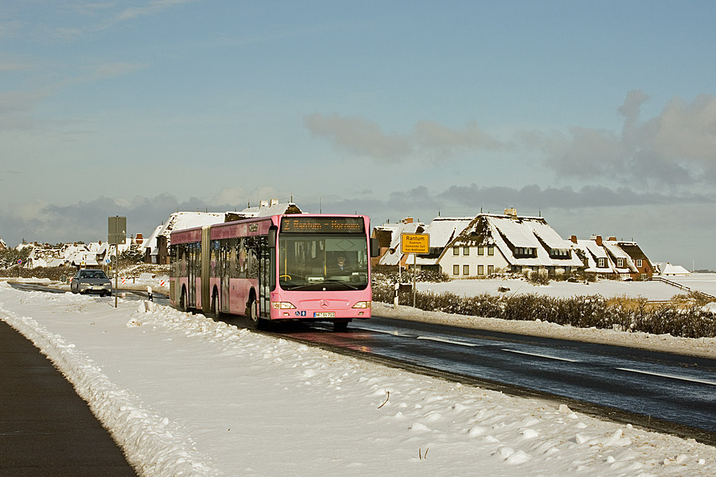 Der NF-SV 711 war am 31. Januar 2010 durch das winterliche Rantum auf Sylt gefahren, als der Bus auf der Linie 2 von Westerland nach Hrnum unterwegs war.