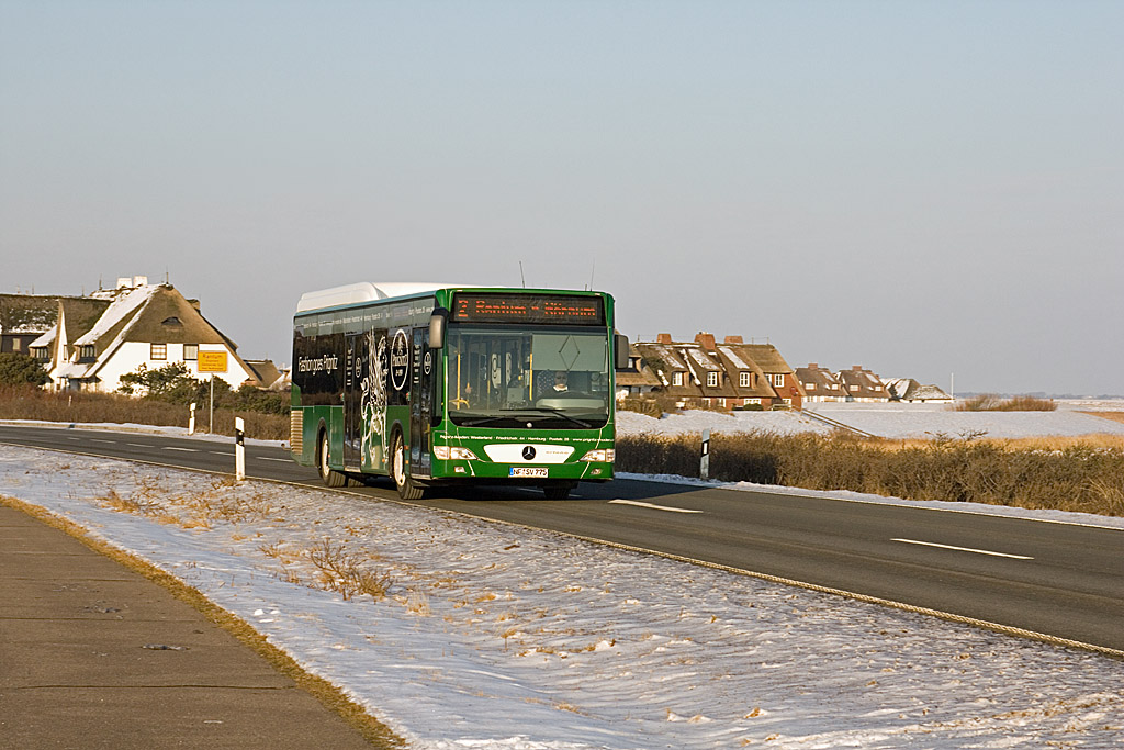 Der NF-SV 775 war am 25. Januar 2010 durch das winterliche Rantum auf Sylt gefahren, als der Bus auf der Linie 2 von Westerland nach Hrnum unterwegs war.