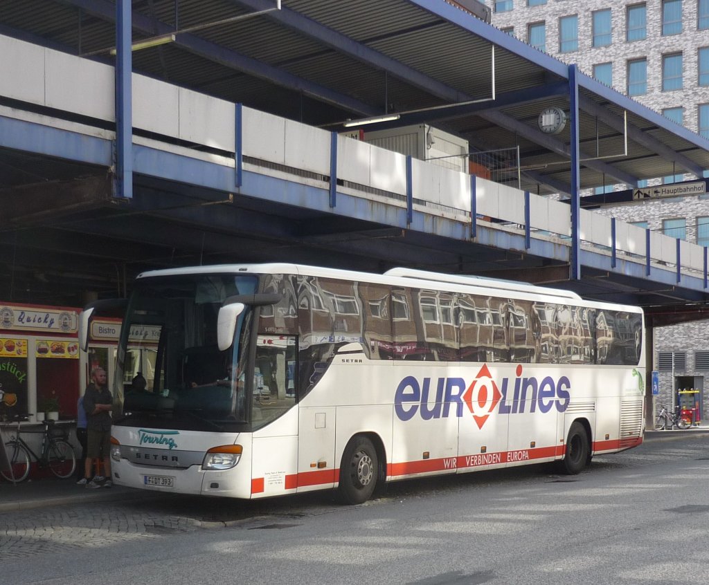 Der Touring-Bus noch einmal von der anderen Seit in Kiel-ZOB