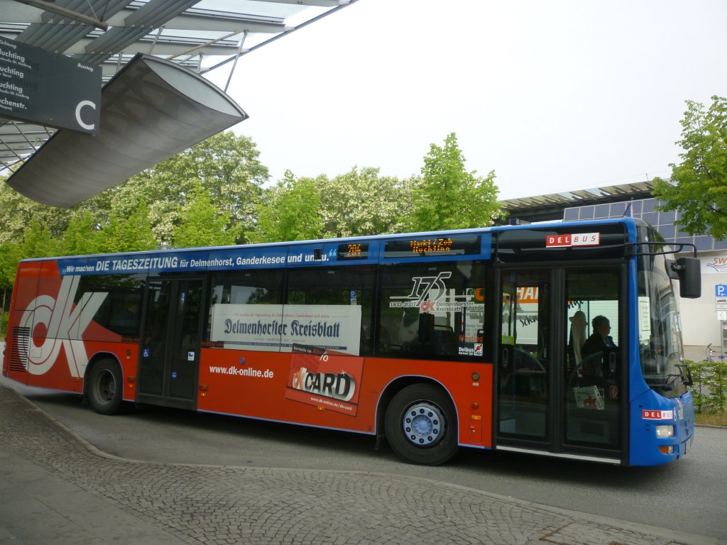 Der Wagen 92 ( Linie 204 ) fhrt gerade los richting Huchting (Roland-Center).Der Wagen 92 war mit den Wagen 93 und 94 die ersten Lion's City
die 2007 die delbus bekommen hat.