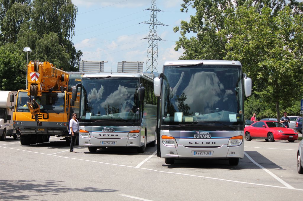 Deux Setra 415 GT-HD de la maison Transdev Dunant (France) photographi le 07.07.2012 prs de Berne