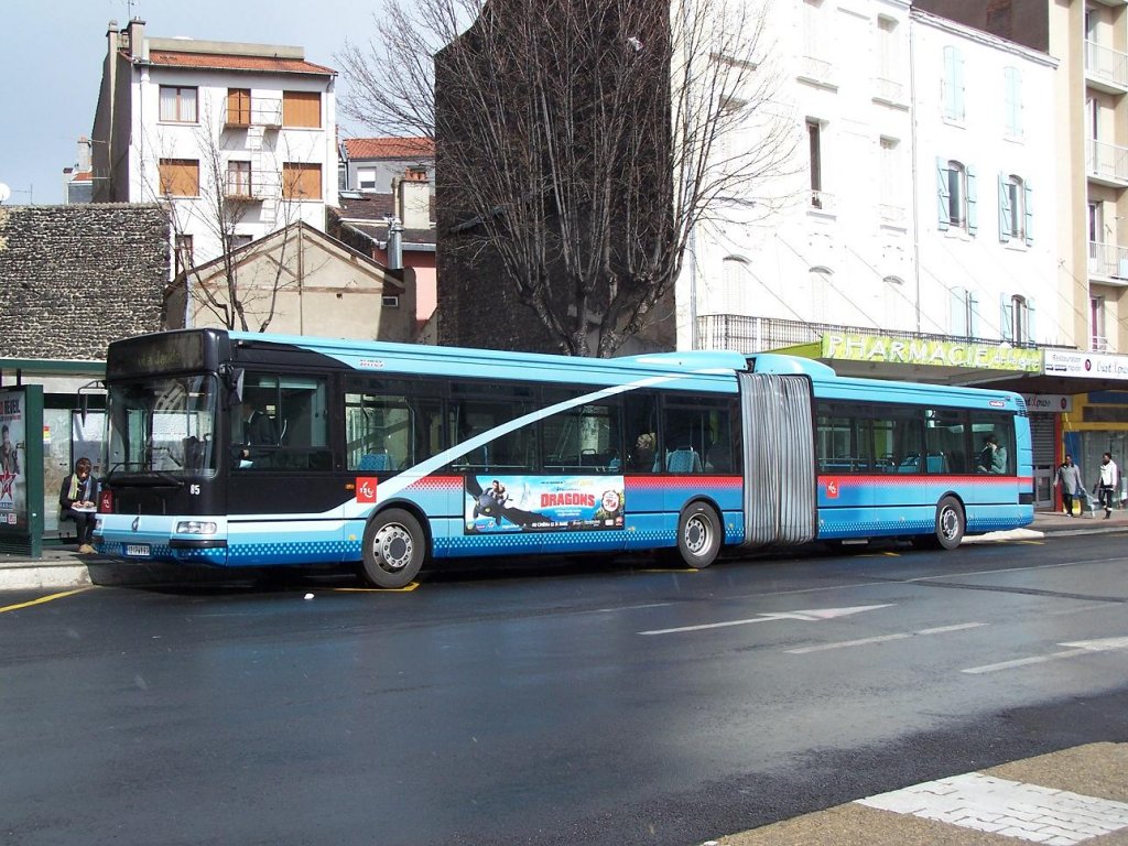 Die Agora Gelenkbusse werden Leo genannt und fahren nur auf der Linie B. Hier Wagen 85 am 27/03/10.