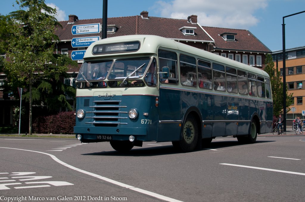 Die DAF 6778 von ZuidOoster ist unterwegs in Dordrecht am 02 jun 2012.