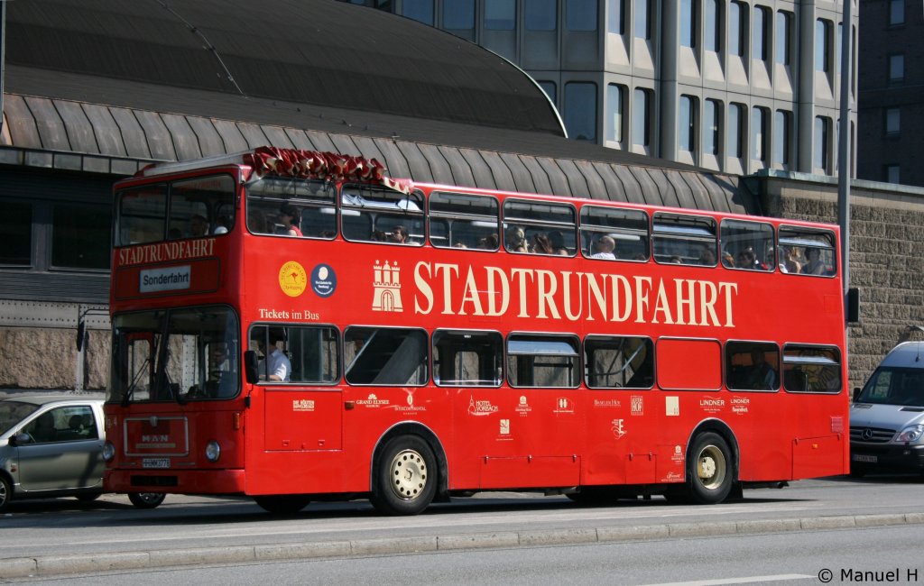 Die Rotten Doppeldecker Wagen 4 (HH MM 3778).
Hamburg HBF, 3.7.2010.