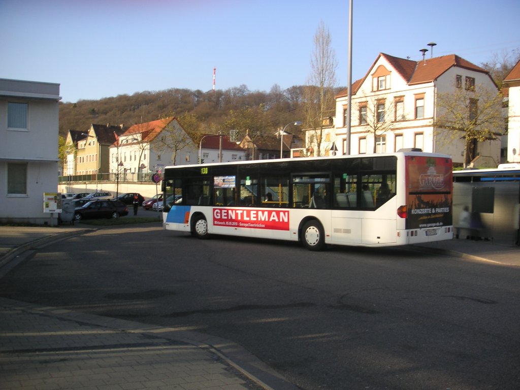 Diese Aufnahme habe ich am 14.04.2010 in Saarbrcken Brebach gemacht. Sie zeigt einen Citaro Bus mit Werbung. Die Werbung weisst auf ein Konzert der Gruppe Gentleman hin.






