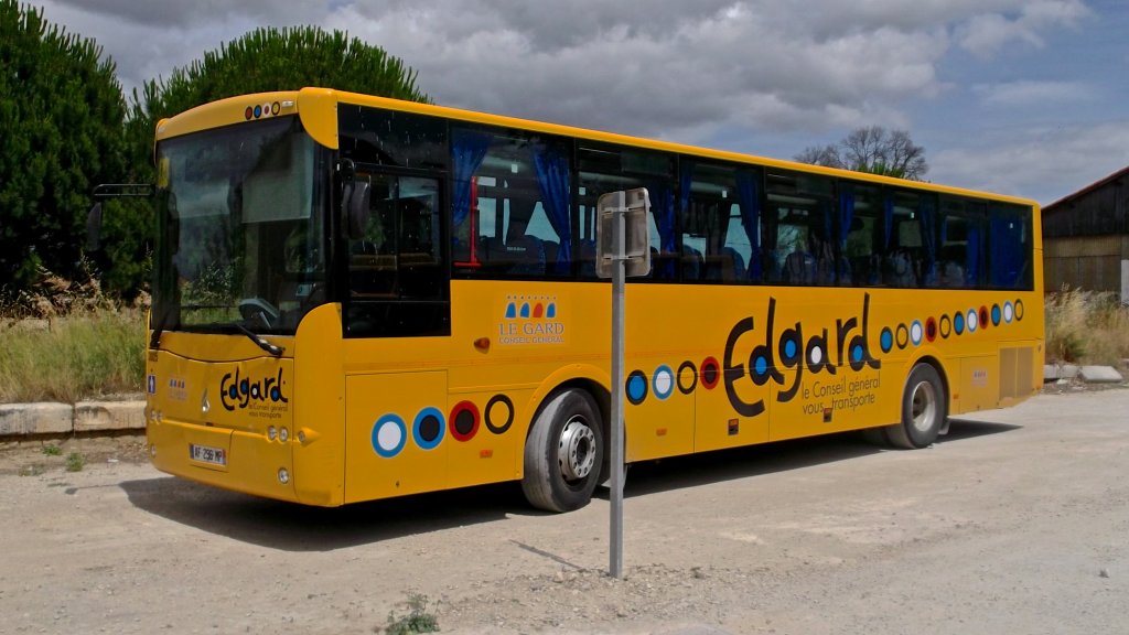 Dieser Bus von Edgard Le Conseil Gnral war am 29. Juni 2013 auf einem Busparkplatz in Aigues-Mortes in der Camargue in Sdfrankreich abgestellt.