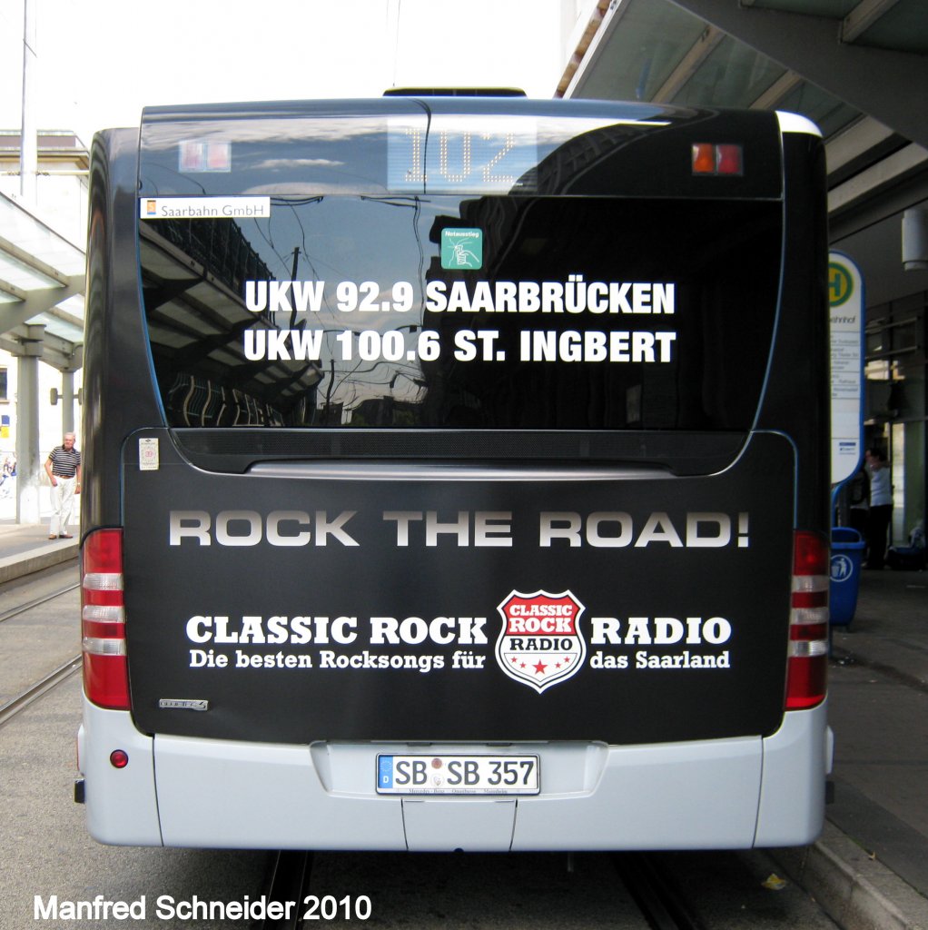 Dieser Citaro trgt Werbung fr das Classic Rock Radio einem privaten Sender im Saarland. Die Aufnahme des Foto war am 31.07.2010.