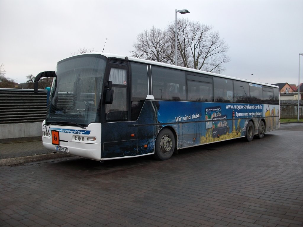 Dieser NEOPLAN wird auch als Schulbus eingesetzt.Aufnahme am 19.Januar 2011 in Bergen/Rgen.