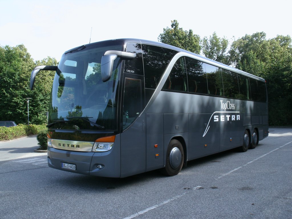 Dieser SETRA S416 HDH stand am 17.August 2012 auf dem Rugardparkplatz in Bergen/Rgen.