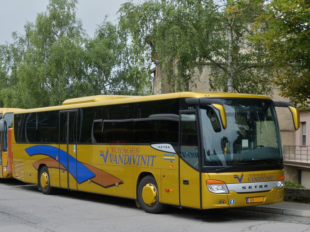 Dieserr Setra 416 UL war am 29.06.2012 mit einer Schulklasse aus dem Sden des Landes nach Ettelbrck zur Landwirschaftsaustellung gekommen.