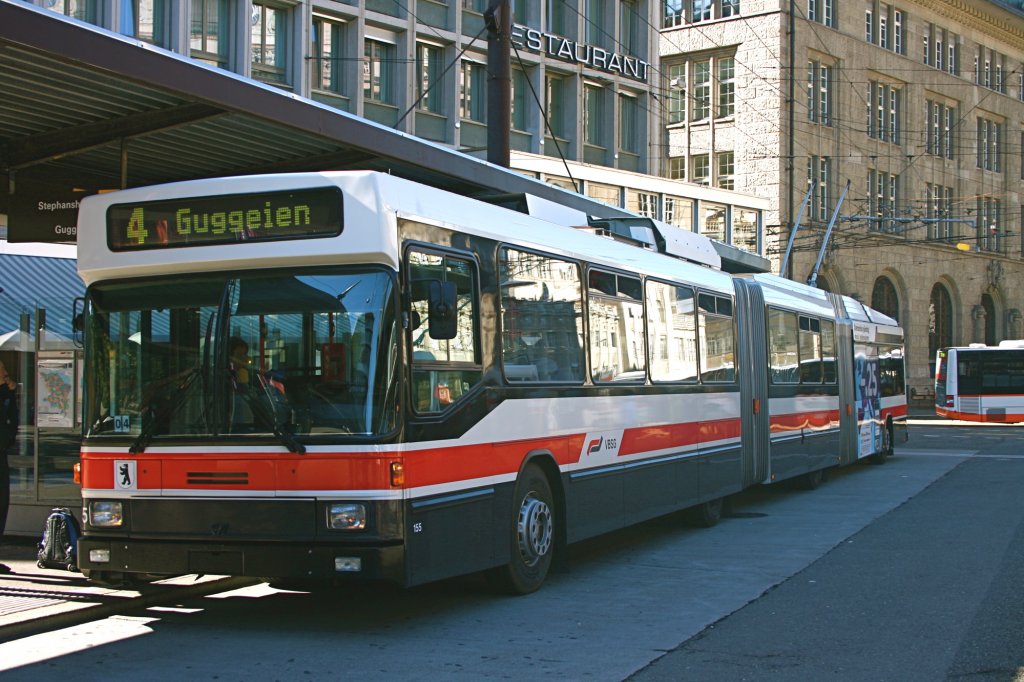 Dreiteiliger (umgebauter) Gelenktrolleybus NAW/Hess VBSG 155;
St. Gallen, Hauptbahnhof;
9. September 2008