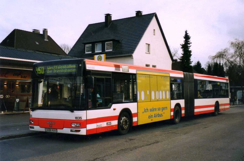 DSW 1635, ein MAN NG 263, aufgenommen im Januar 2002 an der Haltestelle Kirchhrde in Dortmund.