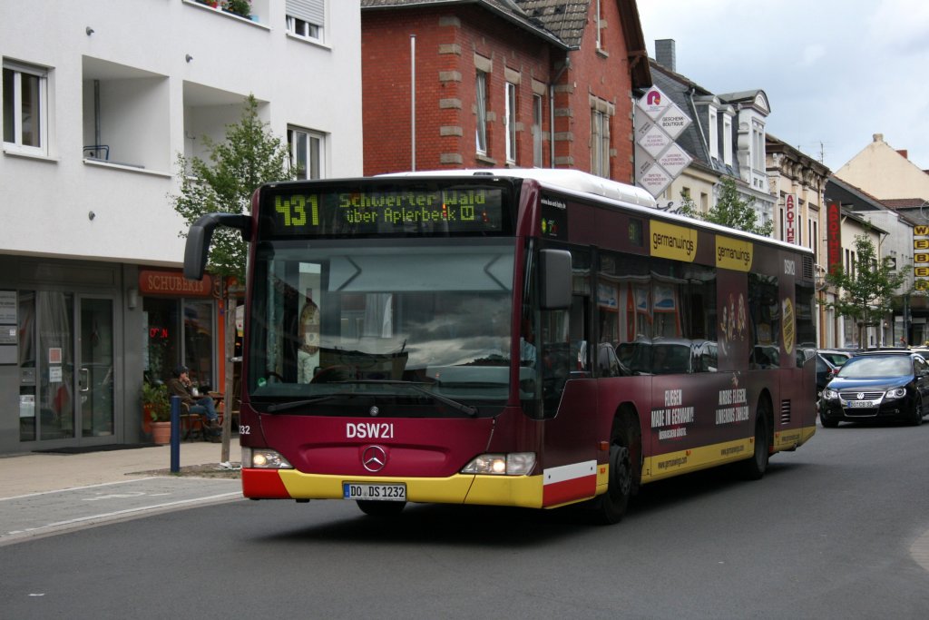DSW21 1232 (DO DS 1232) mit Werbung fr Germsanwings.
Dortmund Aplerbeck U, 19.6.2010.