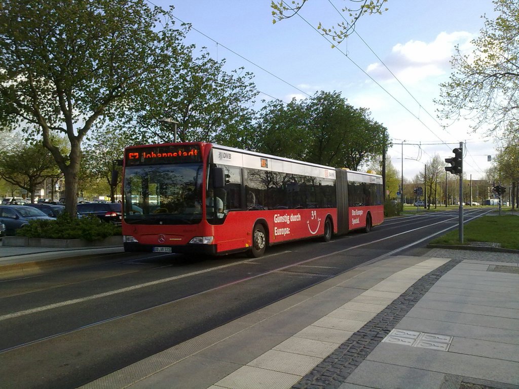 DVB-AG wirbt fr DB-AG :), Mercedes Citaro Facelift(Generation 1) auf der Linie 62 bei der Einfahrt am Pirnaischen Platz.
12.04.11
