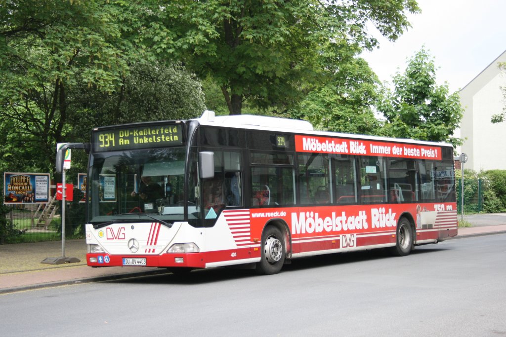 DVG 404 (DU DV 4403)  macht Werbung fr Mbel Rck.
Aufgenommen in Duisburg Groenbaum.
15.5.2010