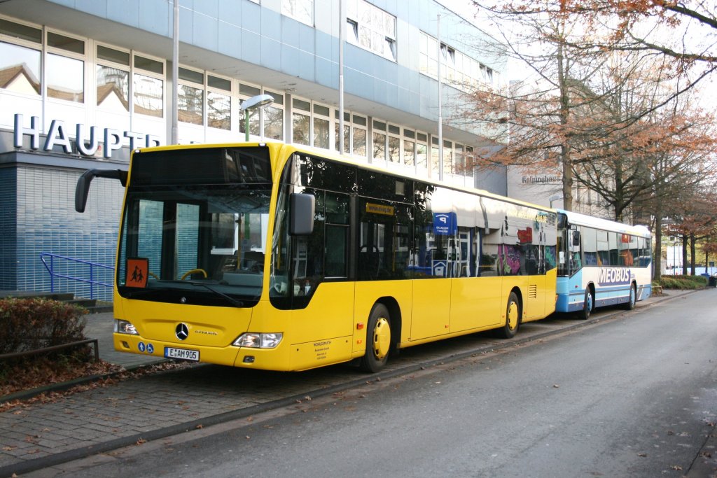 E AM 905 am Hauptbad in Essen.
Dieser Wagen fhrt im Schler und Liniendienst.
6.11.2009