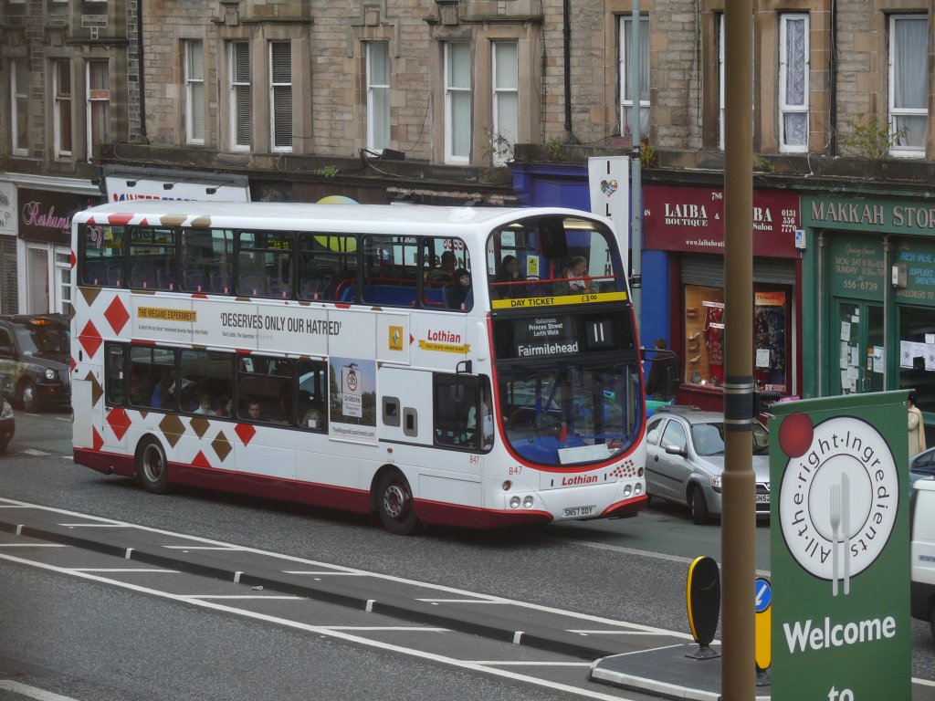 Edinburgh am 19.10.2010 ein Bus der 'Lothian Buses' auf dem 'Leith Walk' 