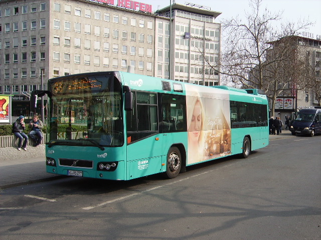 Ein Arriva Volvo 7700 in Frankfurt am Main Hbf am 27.03.11