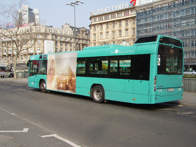 Ein Arriva Volvo 7700 in Frankfurt am Main Hbf am 27.03.11