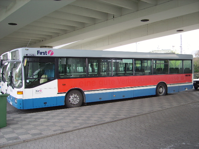 Ein First Group Rhein Neckar O405N am 03.04.11 in Ludwigshafen Hbf