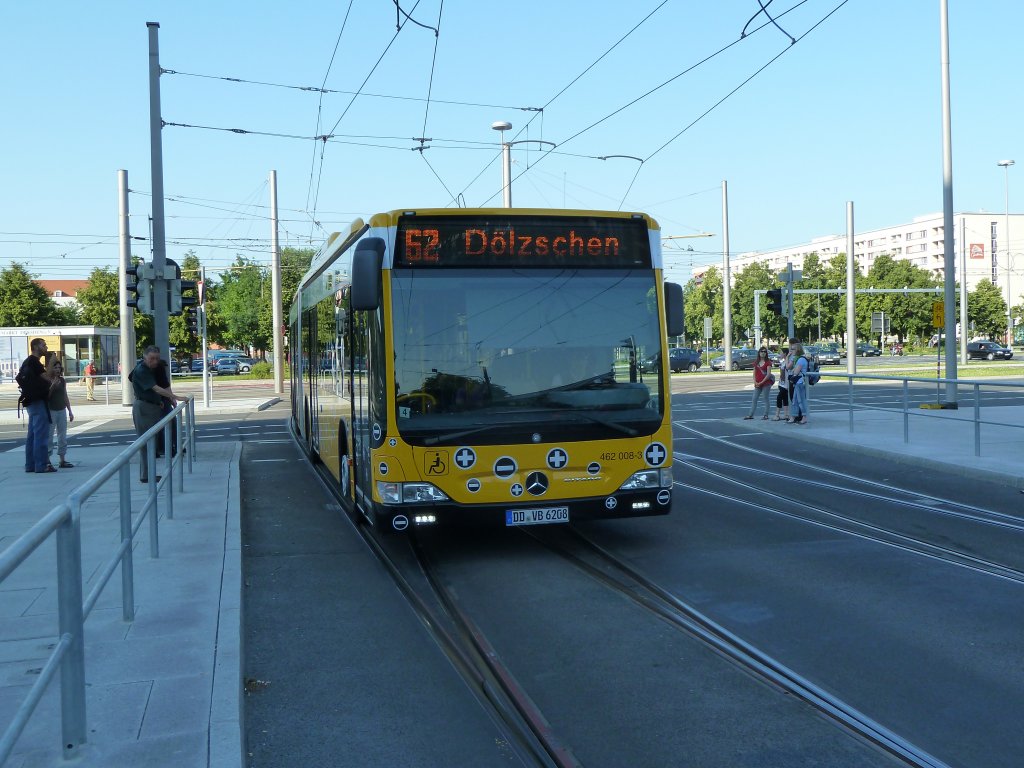 Ein Hybrid Bus von Mercedes Benz (462 008-3) als Linie 62 am Pirnaischen Platz. Dresden, 03.06.201