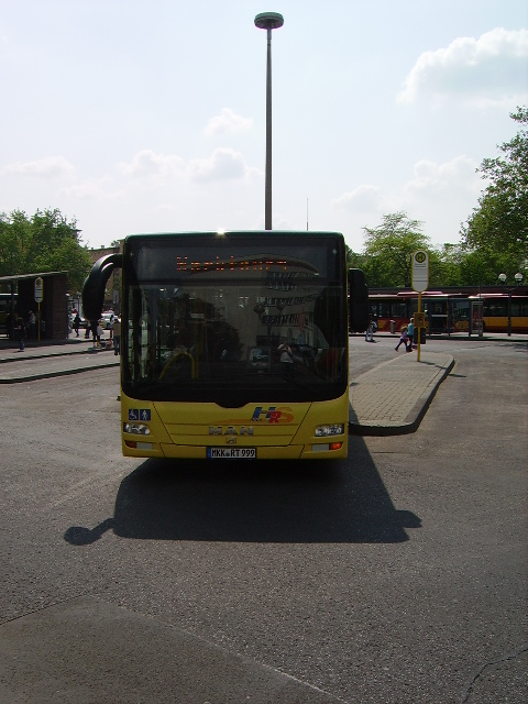 Ein MAN Lions City von Rack Tours am 26.04.11 in Hanau 