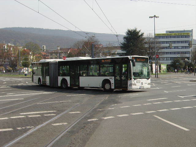 Ein Mercedes Benz Citaro G in Heidelberg Hbf am 25.03.11 als Linie 717 nach Speyer 