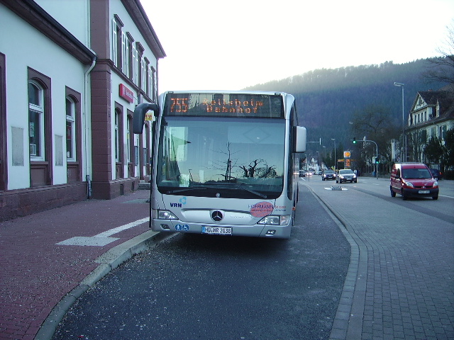 Ein Mercedes Benz Citaro von Hoffmann Reisen als Linie 755 in Neckargemnd Bahnhof am 16.01.11