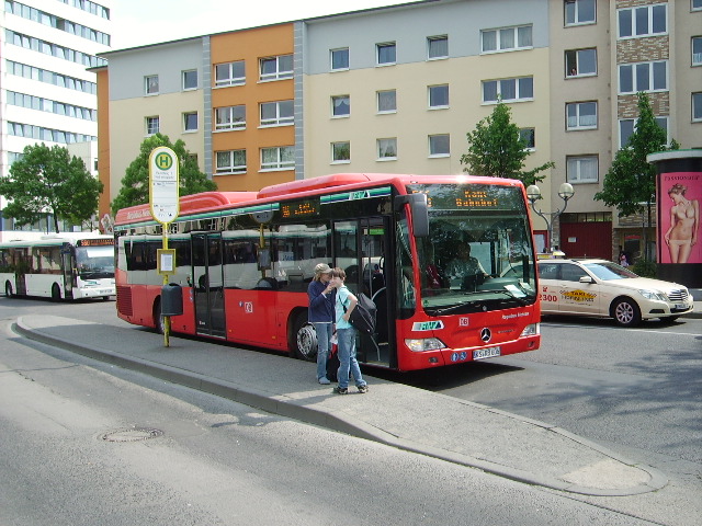 Ein Mercedes Benz Citaro Ü von DB Regiobus Hessen am 26.04.11 in Hanau 