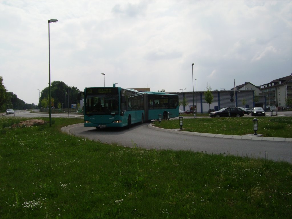 Ein Mercedes Benz Citaro der VGF am 28.04.11 in Bad Vilbel 