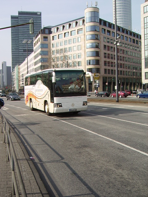Ein Mercedes Benz O 404 in Frankfurt am Main am 25.03.11
