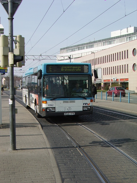 Ein Mercedes Benz O 405 N in Heidelberg Hbf am 25.03.11