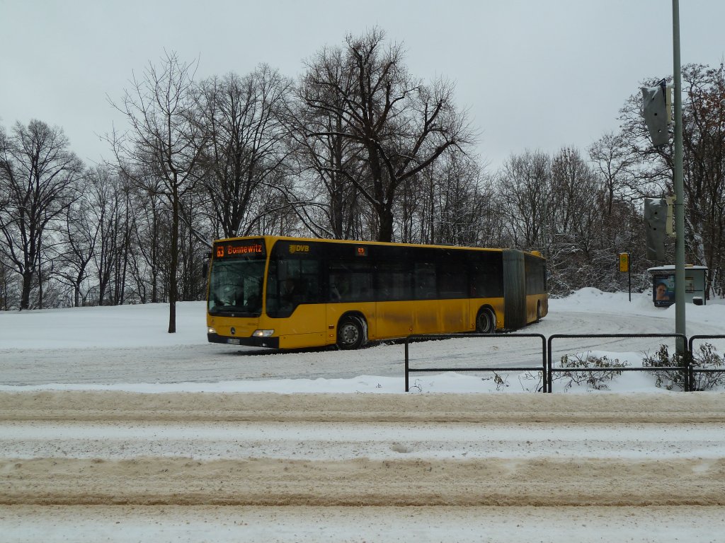 Ein Mercedes Citaro als Linie 63 nach Bonnewitz kurz vor der Haltestelle Cmmerswalder Strae