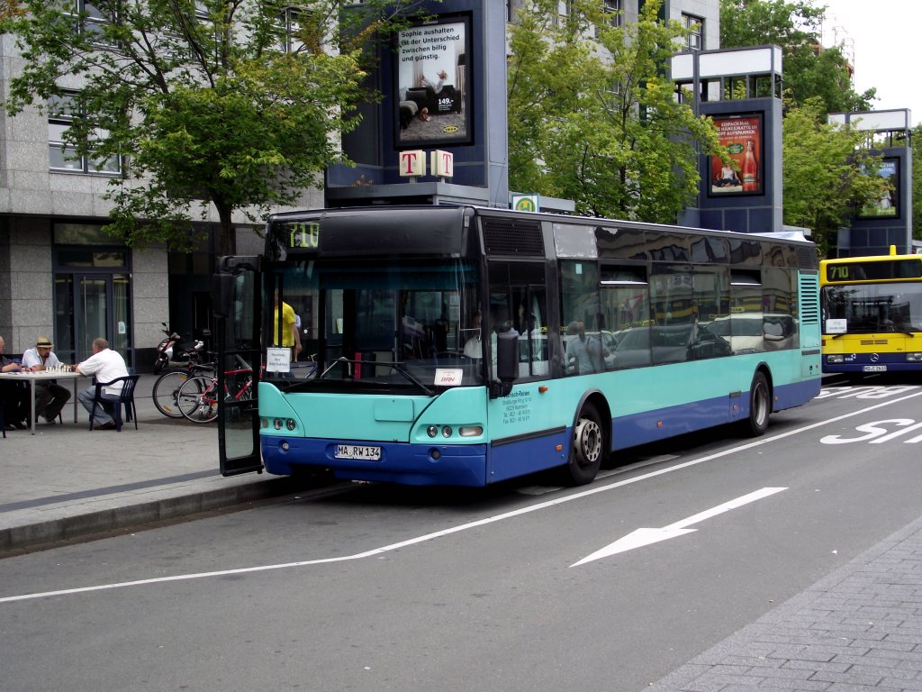 Ein Neoplan N 44 in Mannheim am 19.07.11