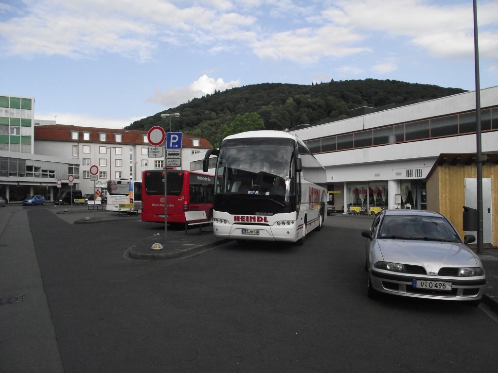 Ein Neoplan Reise Bus in Heidelberg am 01.07.11