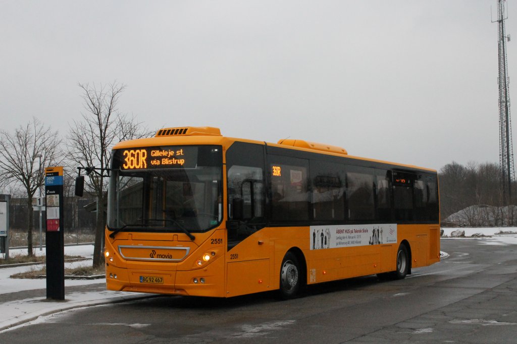 Ein Regionalbus (linie 360R) am Bahnhof Helsinge. 29-01-2012.