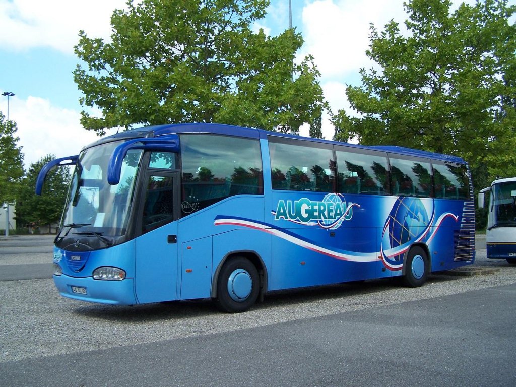 Ein Scania Irizar Century im P & R Elsau in Strassburg am 31/08/10.