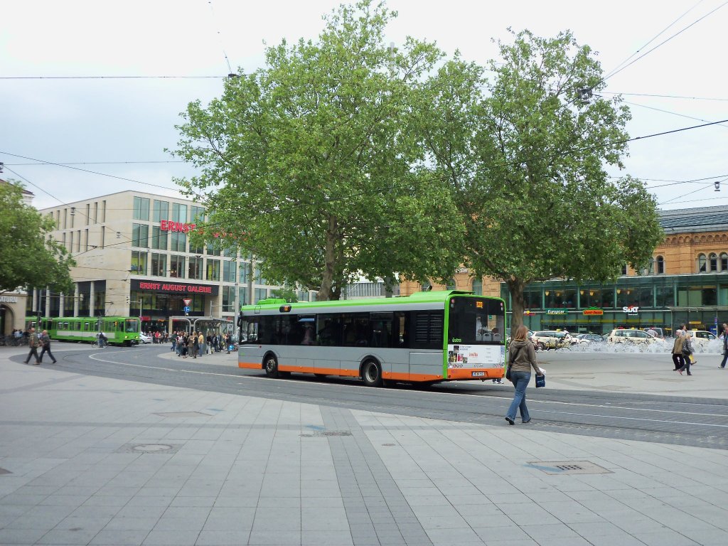 Ein Solaris der stra, am Hauptbahnhof am 14.06.2010.