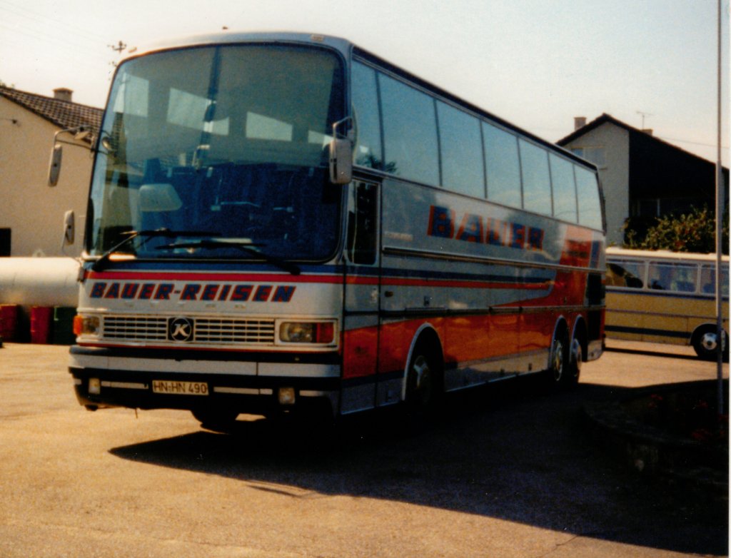 Eine Raritt aus dem Archiv: Der Setra S 215 HDS wurde nur von 1980 bis 1983 gebaut. Hier das Fahrzeug von  Bauer , Eppingen Sommer 1986