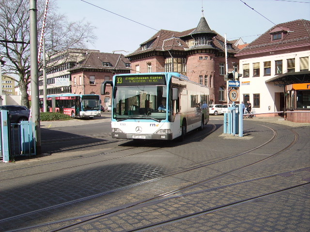 Eine RNV Citaro beim Verlassen der Betriebshofes in Heidelberg am 03.04.11